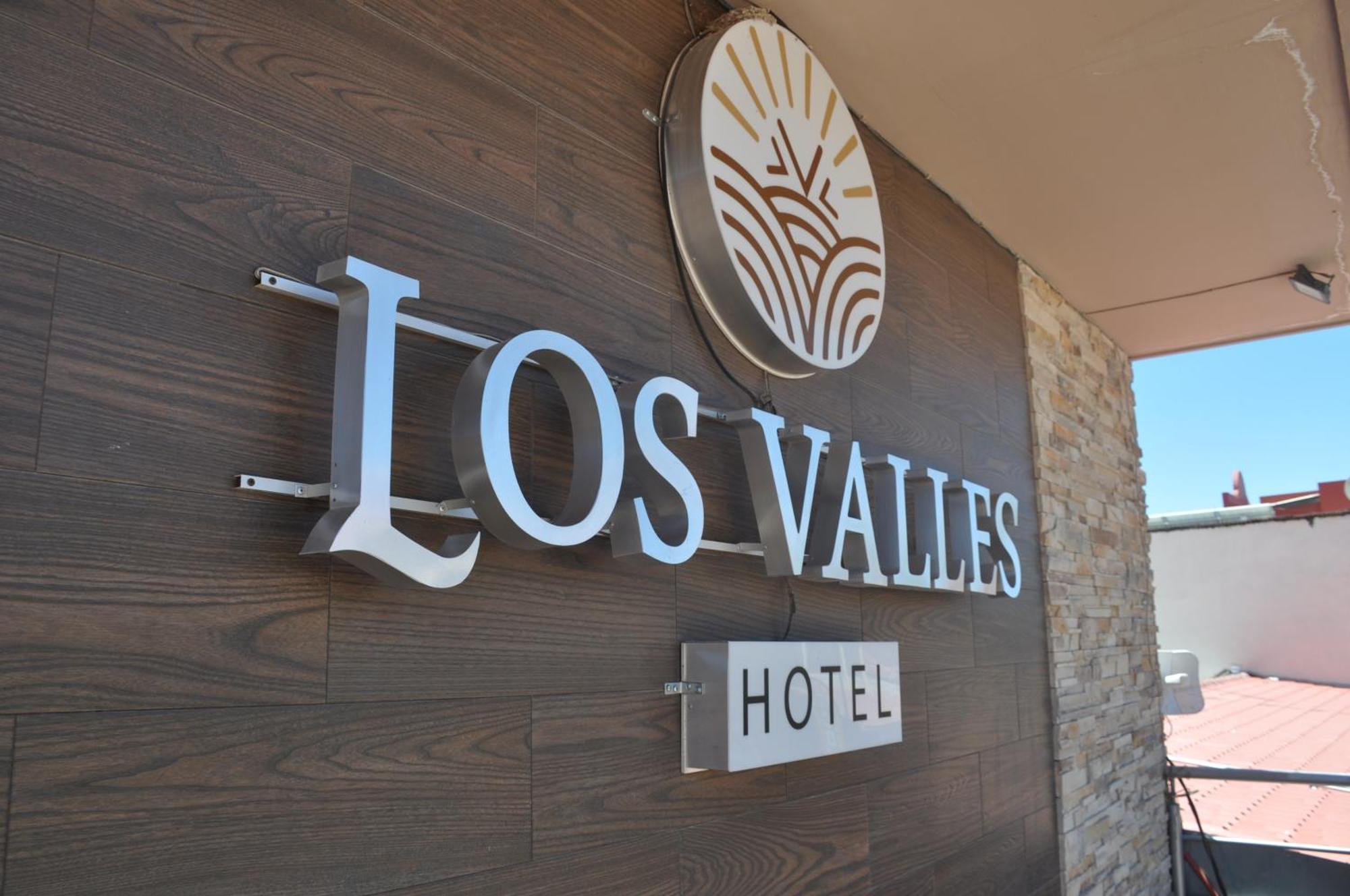 كريل Hotel Los Valles المظهر الخارجي الصورة